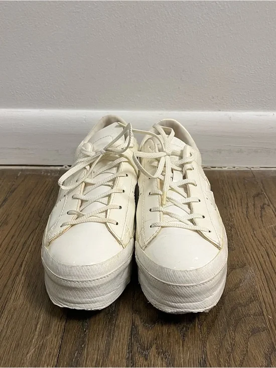 Converse One Star Platform Sneakers in White Patent Leather - Picture 2 of 6